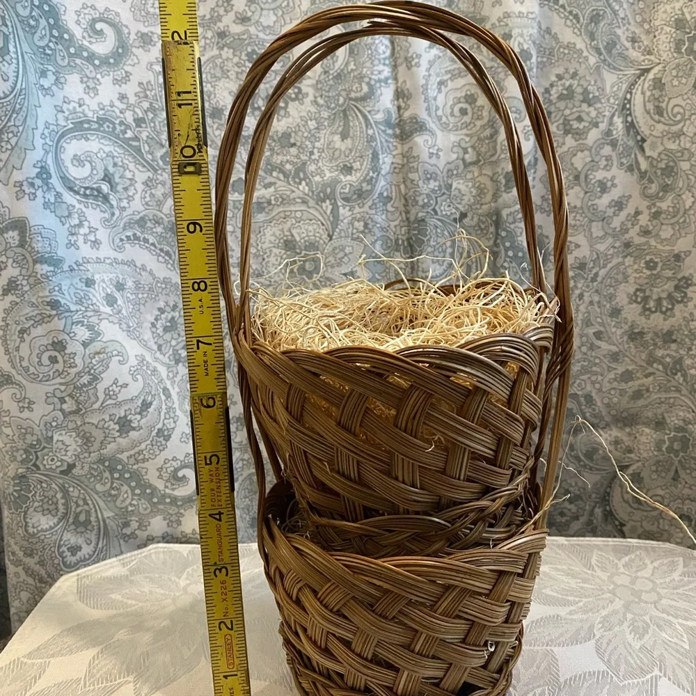 Pair‎ of Twee Little Easter Baskets with Excelsior